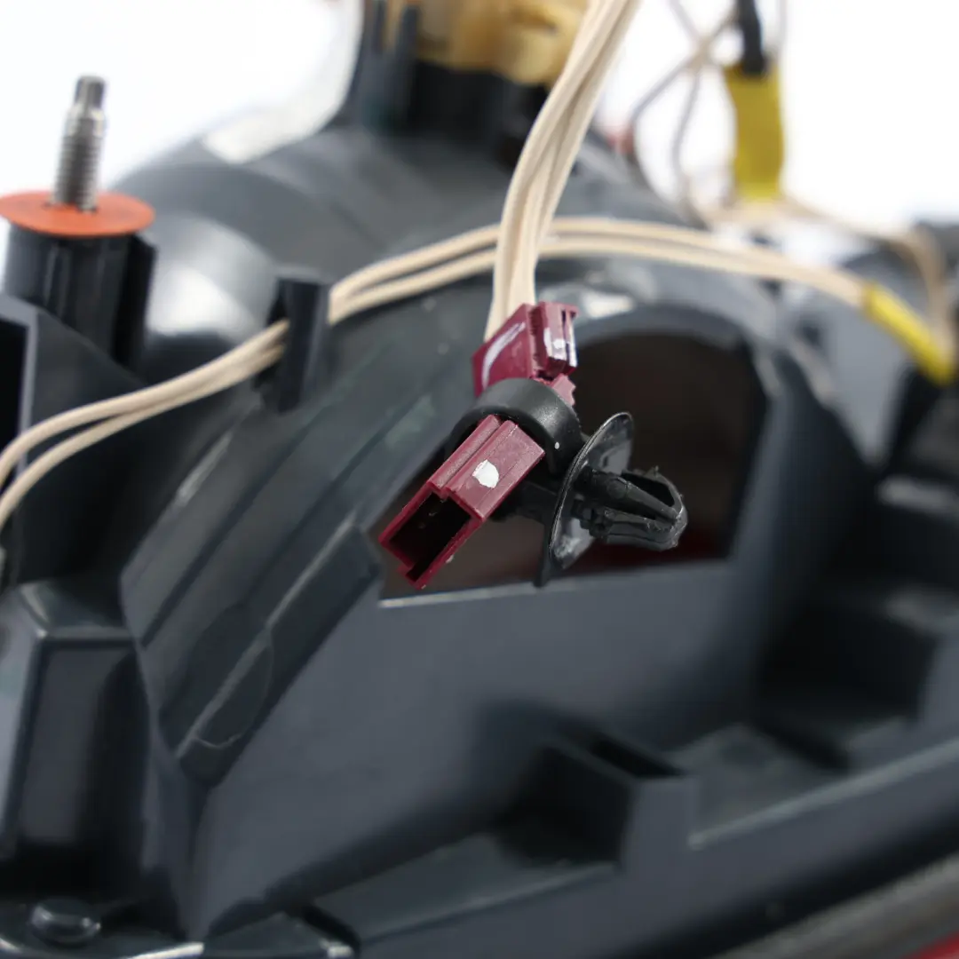 BMW F11 Feu Arrière Droit De Coffre Pour Feu De Hayon - SKU 7203228-1 - Numéro de pièce 7203228