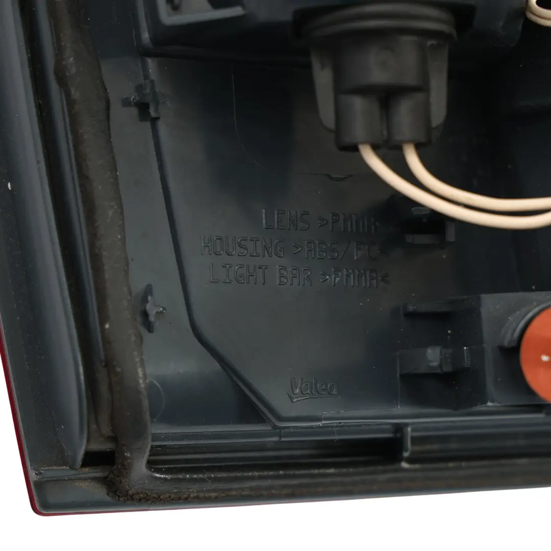 Luz Trasera Derecha En Tapa Maletero Maletero Portón Trasero para BMW F11 con número de pieza 7203228 BMW F11 Luz Trasera Derecha En Tapa Maletero Maletero Portón Trasero - SKU 7203228-1 - Número de pieza 7203228