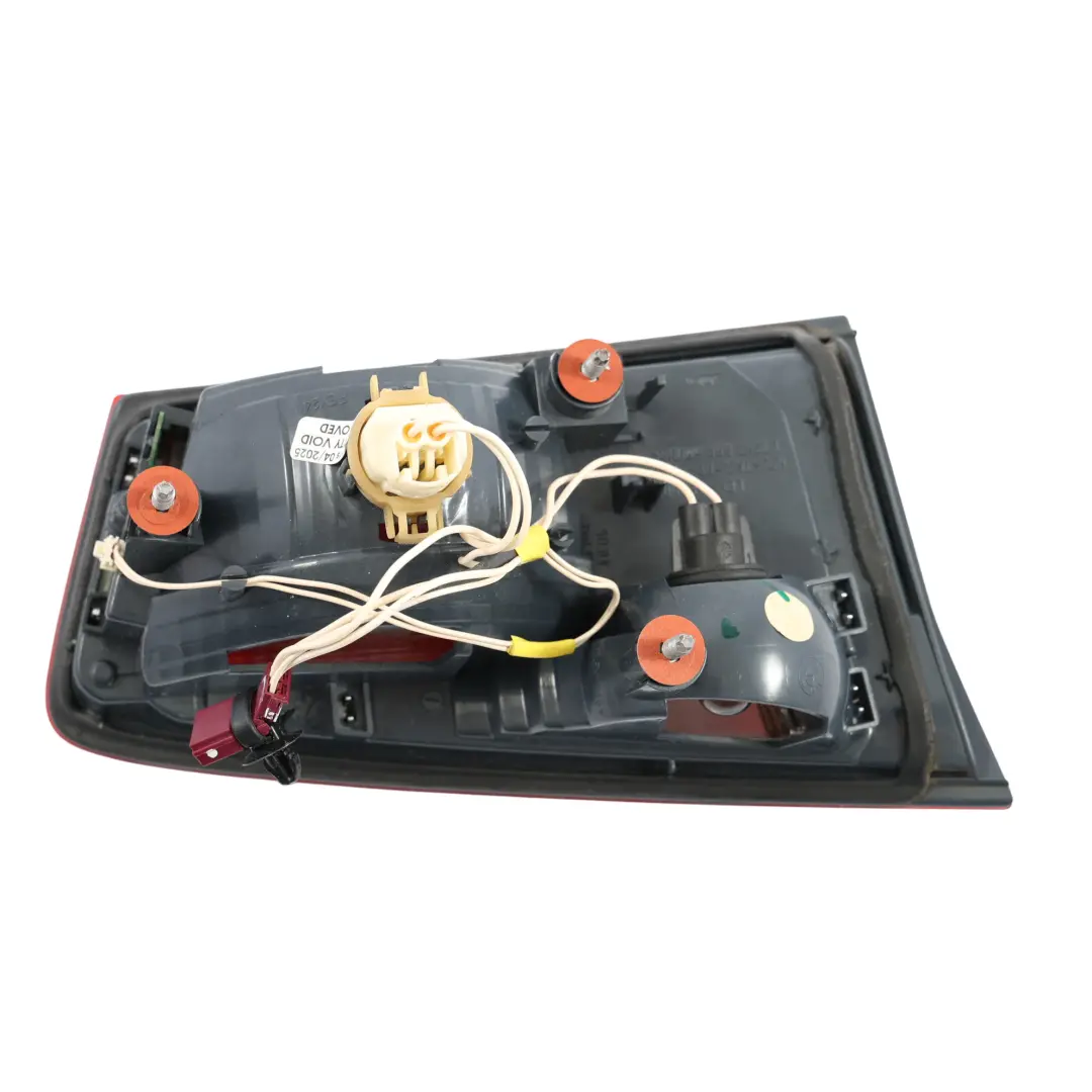 Luce Posteriore Destra Nel Bagagliaio Portellone Posteriore per BMW F11 con numero di parte 7203228 BMW F11 Luce Posteriore Destra Nel Bagagliaio Portellone Posteriore - SKU 7203228-1 - Numero di parte 7203228