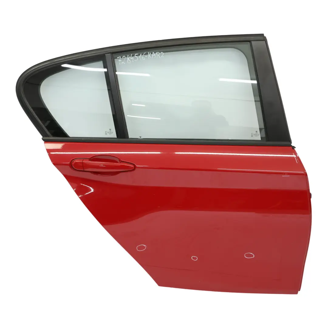 Porta posteriore destra Karmesinrot Rosso - A61 per BMW F20 con numero di parte 7284516 BMW F20 Porta posteriore destra Karmesinrot Rosso - A61 - SKU 7284516-KAR2 - Numero di parte 7284516