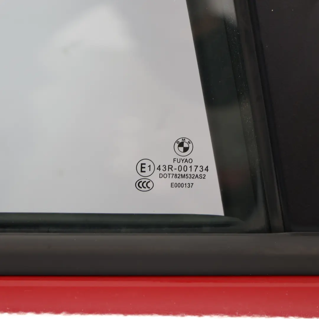 Porta posteriore destra Karmesinrot Rosso - A61 per BMW F20 con numero di parte 7284516 BMW F20 Porta posteriore destra Karmesinrot Rosso - A61 - SKU 7284516-KAR2 - Numero di parte 7284516