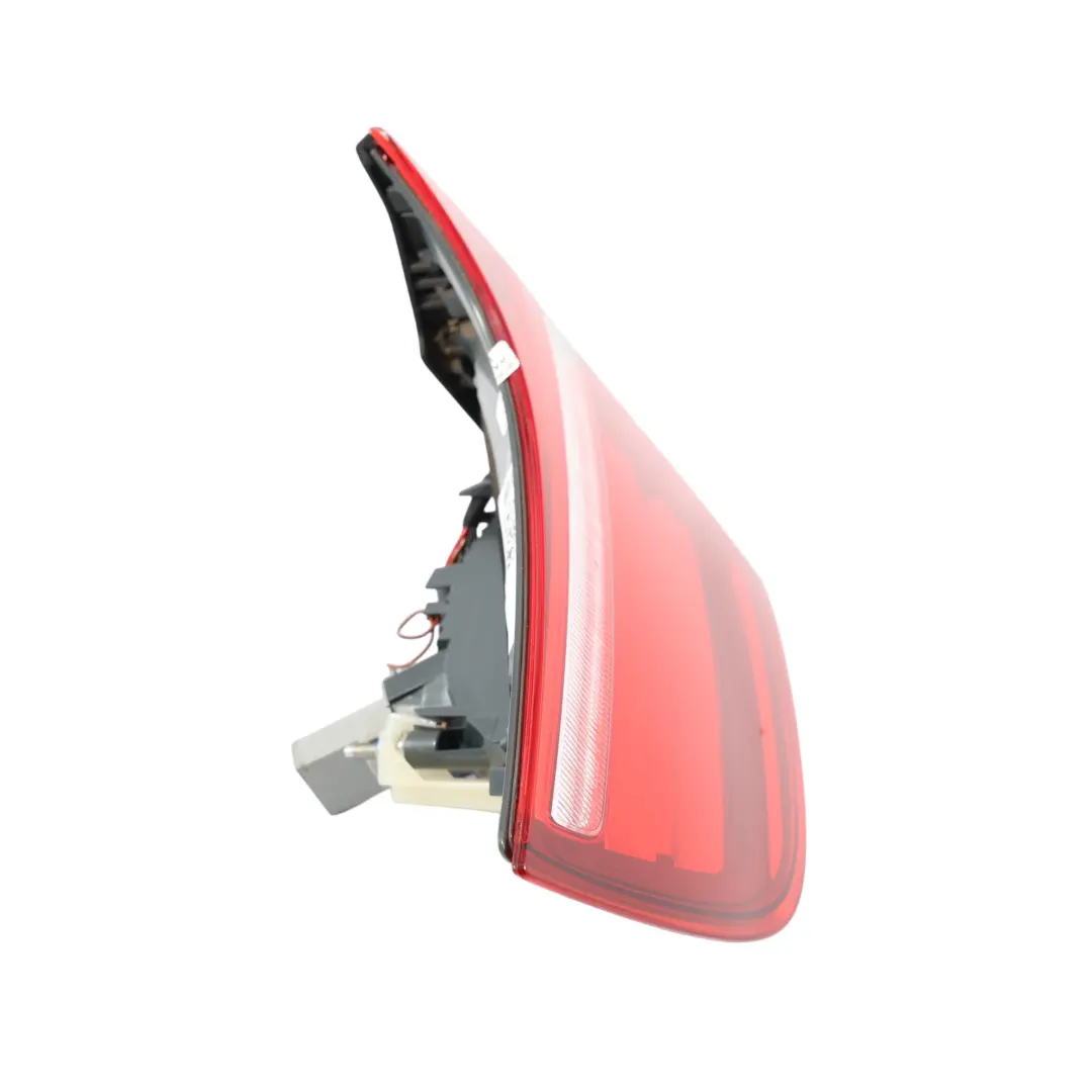 Lampada Posteriore Interna Luce Bagagliaio Portellone Destro per BMW X6 E71 con numero di parte 7295006 BMW X6 E71 Lampada Posteriore Interna Luce Bagagliaio Portellone Destro - SKU 7295006 - Numero di parte 7295006