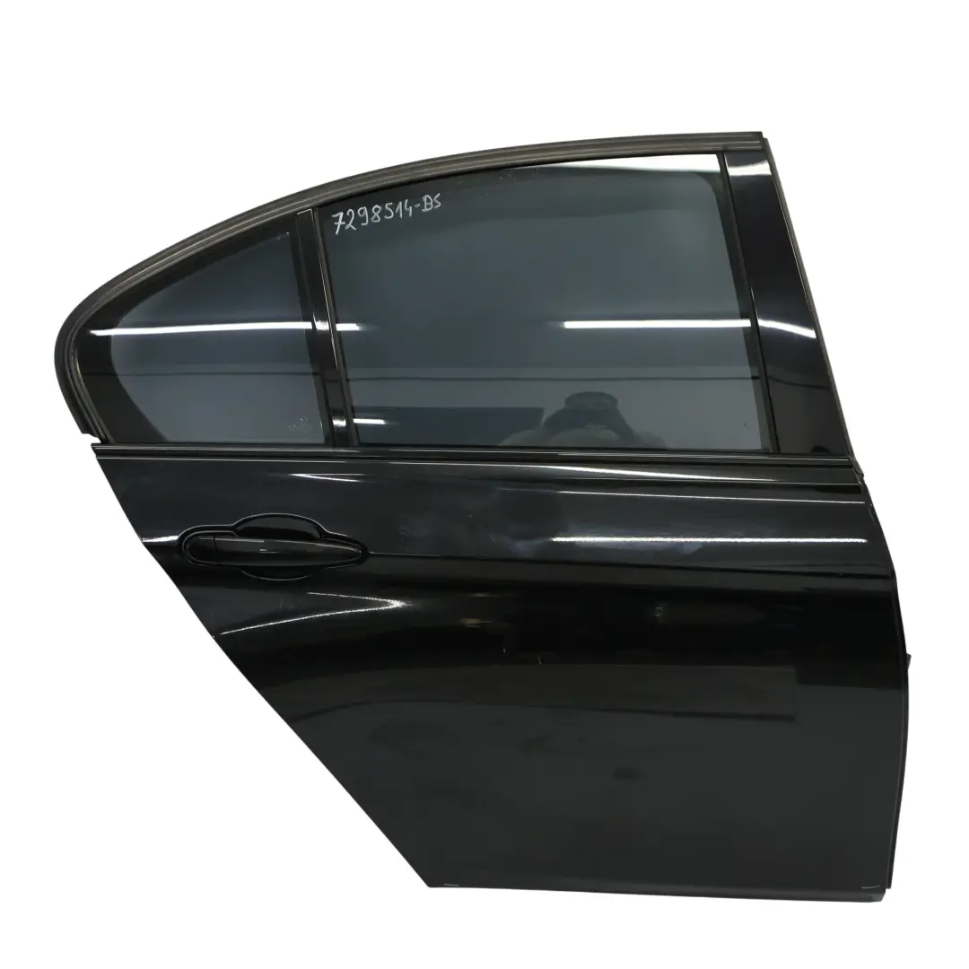 Tür Hinten Rechts Black Sapphire Schwarz Metallic - 475 für BMW F30 mit Teilenummer 7298514 BMW F30 Tür Hinten Rechts Black Sapphire Schwarz Metallic - 475 - SKU 7298514-BS - Teilenummer 7298514