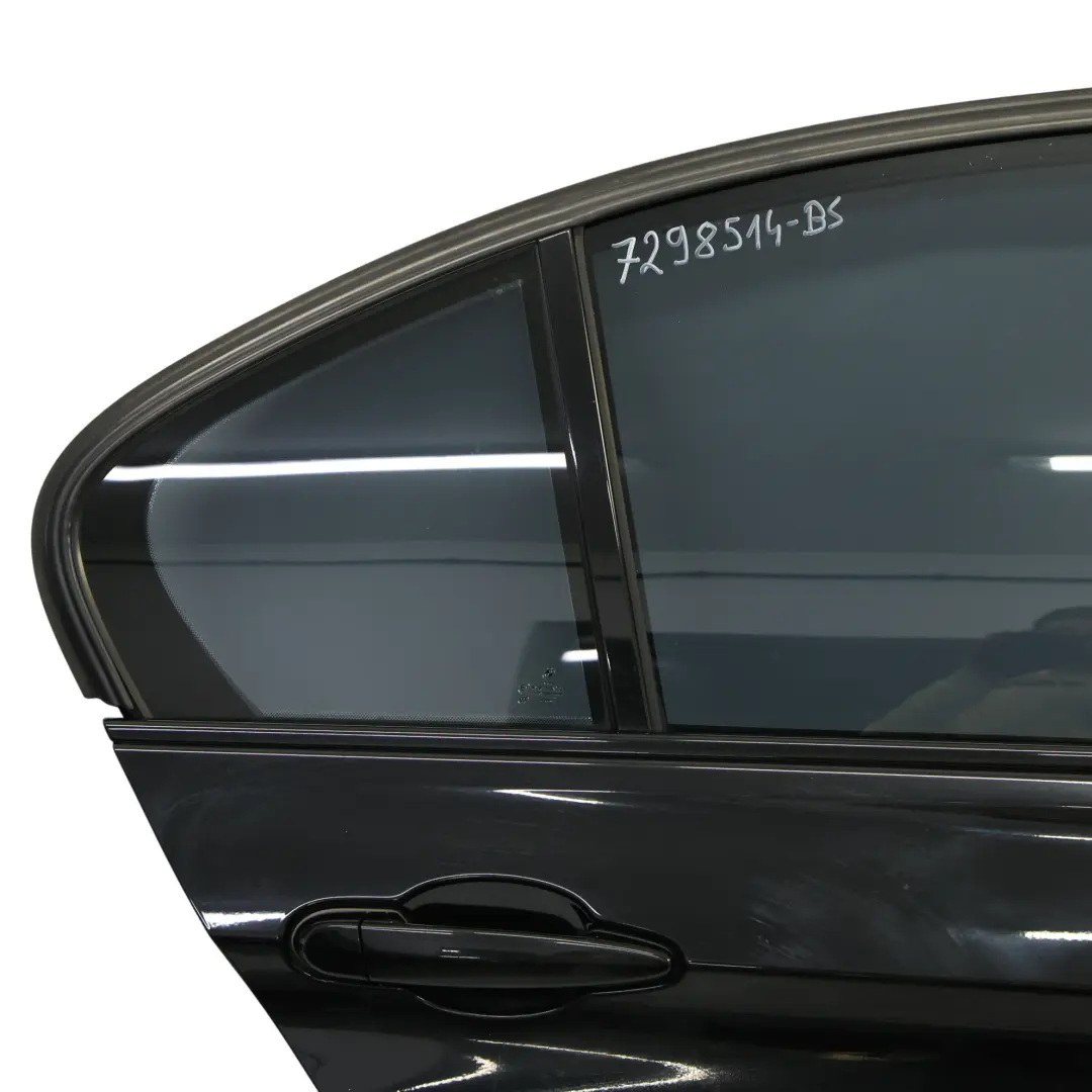 Drzwi Prawe Tylne Black Sapphire Czarny Metalik - 475 do BMW F30 o numerze 7298514 BMW F30 Drzwi Prawe Tylne Black Sapphire Czarny Metalik - 475 - SKU 7298514-BS - Numer Części 7298514