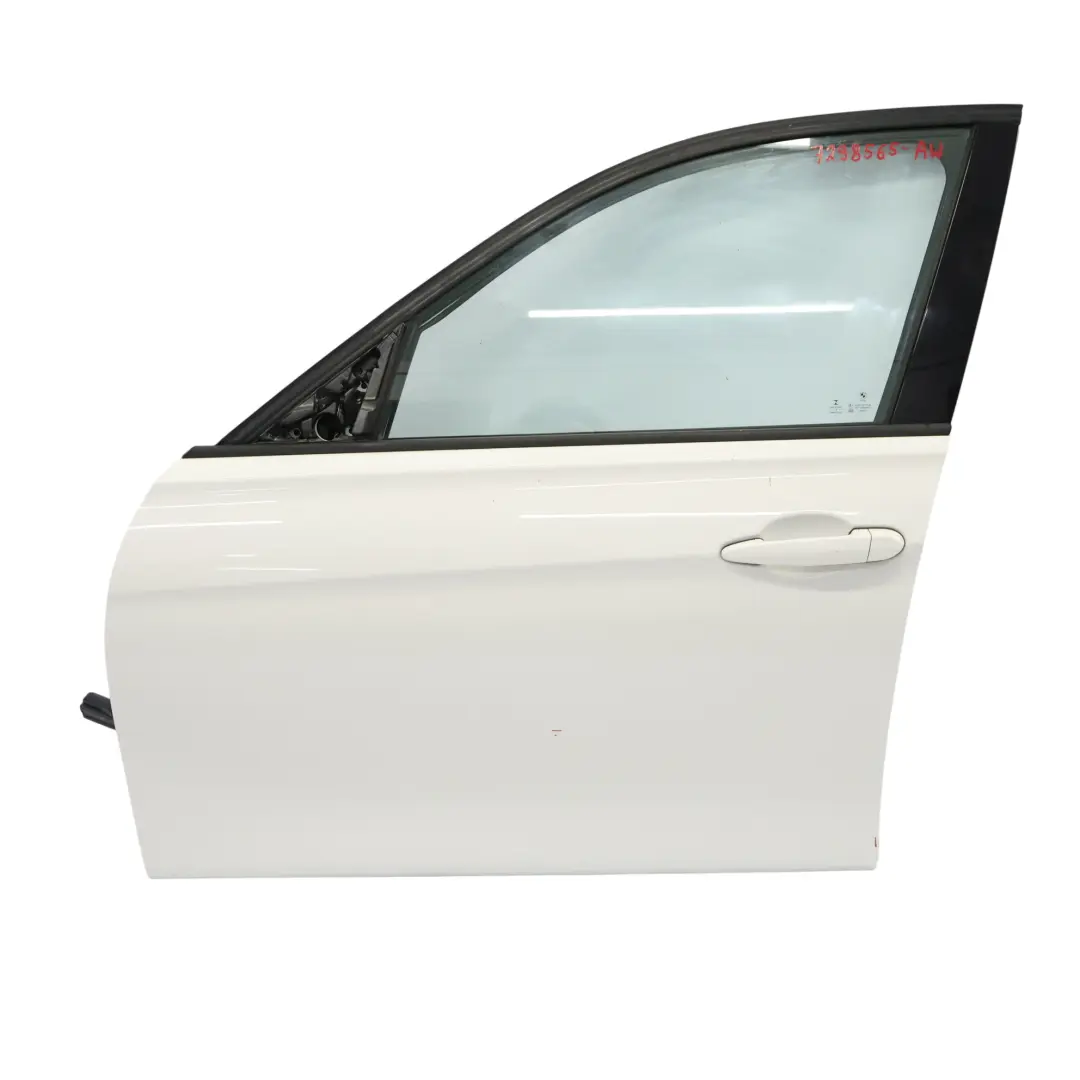 Drzwi Przednie Lewe Alpinweiss 3 Biały - 300 do BMW F30 F31 o numerze 7298565 BMW F30 F31 Drzwi Przednie Lewe Alpinweiss 3 Biały - 300 - SKU 7298565-AW - Numer Części 7298565