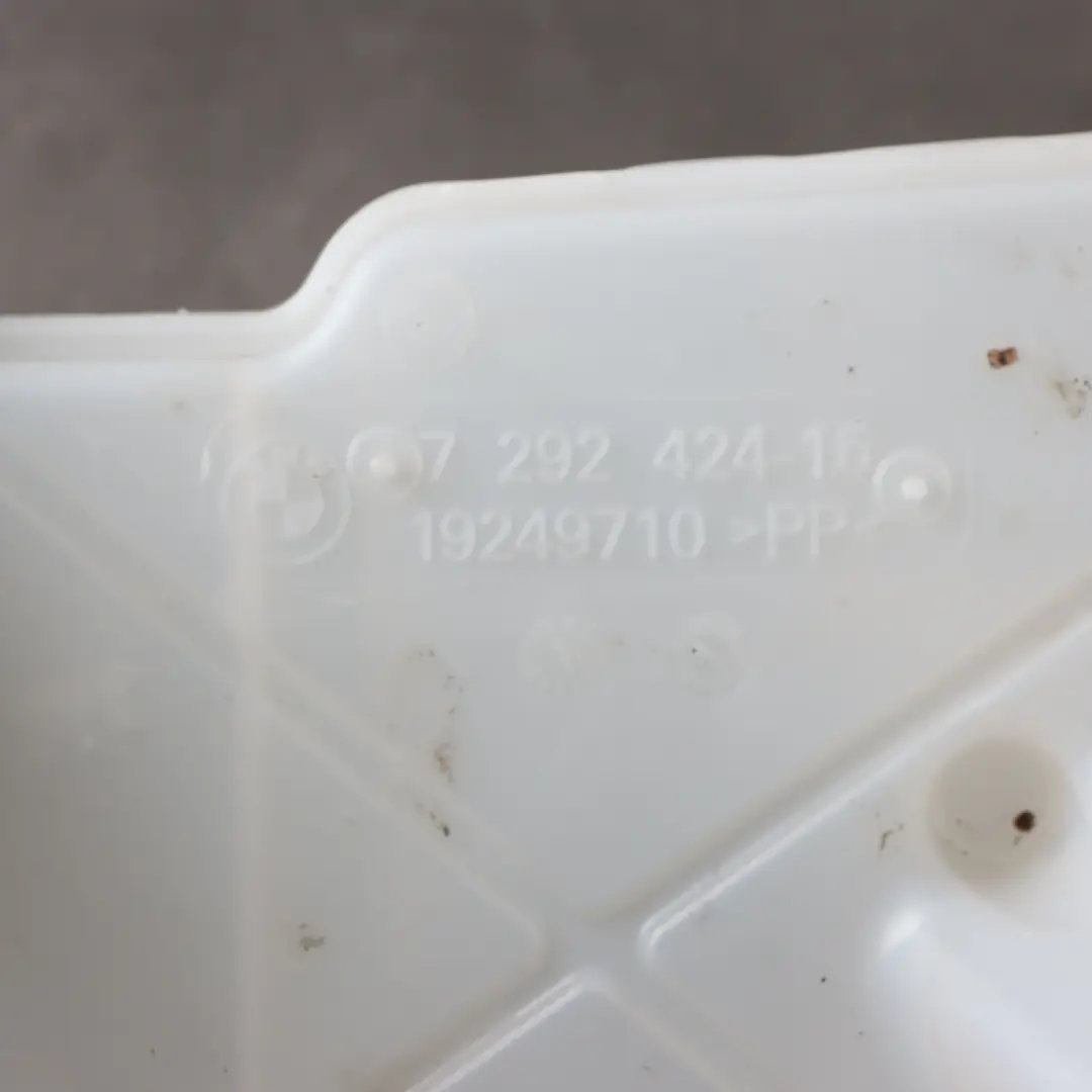 Serbatoio Liquido Lavacristalli Serbatoio Parabrezza Fari per BMW F15 F16 con numero di parte 7304068 BMW F15 F16 Serbatoio Liquido Lavacristalli Serbatoio Parabrezza Fari - SKU 7304068-1 - Numero di parte 7304068