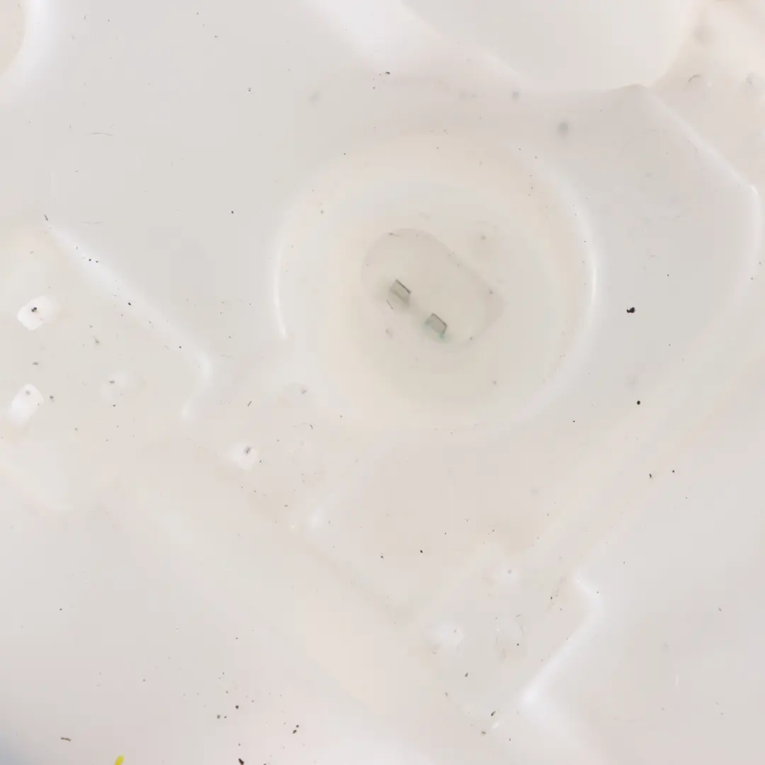 Depósito De Líquido Lavaparabrisas para BMW F15 F16 con número de pieza 7304068 BMW F15 F16 Depósito De Líquido Lavaparabrisas - SKU 7304068-1 - Número de pieza 7304068