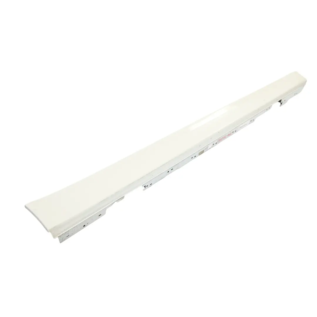 Moldura de umbral de faldón lateral derecho Alpinweiss 3 - 300 para BMW F30 F31 con número de pieza 7312752 BMW F30 F31 Moldura de umbral de faldón lateral derecho Alpinweiss 3 - 300 - SKU 7312752-AW2 - Número de pieza 7312752