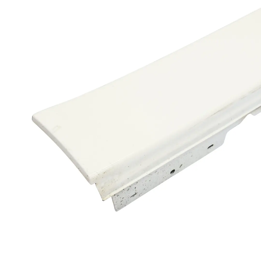 Moldura de umbral de faldón lateral derecho Alpinweiss 3 - 300 para BMW F30 F31 con número de pieza 7312752 BMW F30 F31 Moldura de umbral de faldón lateral derecho Alpinweiss 3 - 300 - SKU 7312752-AW2 - Número de pieza 7312752