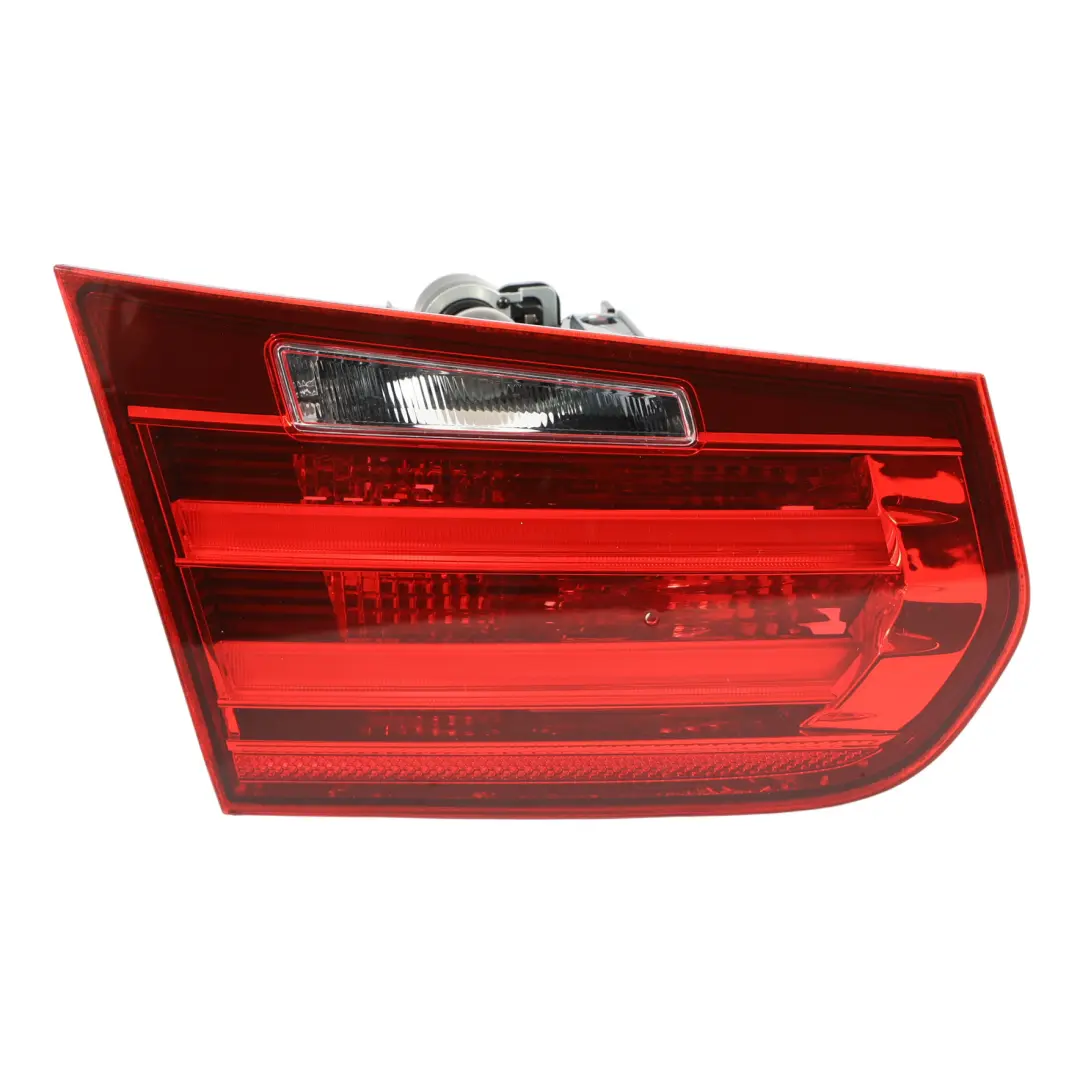 Luz Trasera En Maletero Tapa Maletero Izquierda para BMW F30 F80 M3 con número de pieza 7372793 BMW F30 F80 M3 Luz Trasera En Maletero Tapa Maletero Izquierda - SKU 7372793 - Número de pieza 7372793
