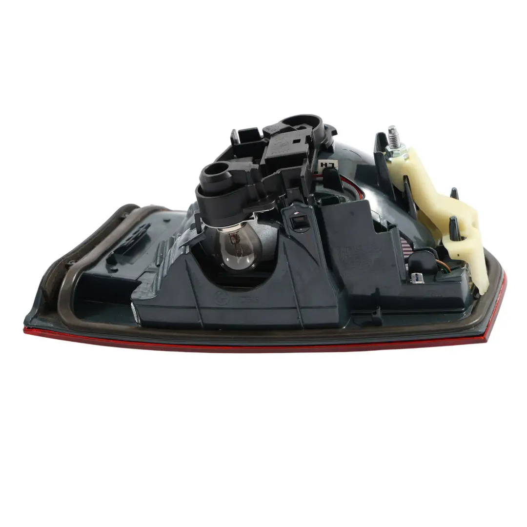 Luz Trasera En Maletero Tapa Maletero Izquierda para BMW F30 F80 M3 con número de pieza 7372793 BMW F30 F80 M3 Luz Trasera En Maletero Tapa Maletero Izquierda - SKU 7372793 - Número de pieza 7372793