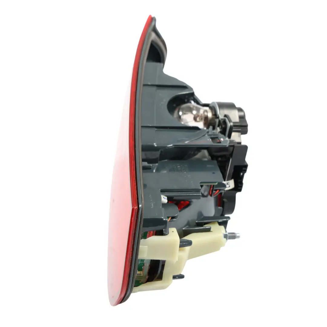 Luce Posteriore Nel Bagagliaio Lampada Coperchio Sinistra per BMW F30 F80 M3 con numero di parte 7372793 BMW F30 F80 M3 Luce Posteriore Nel Bagagliaio Lampada Coperchio Sinistra - SKU 7372793 - Numero di parte 7372793
