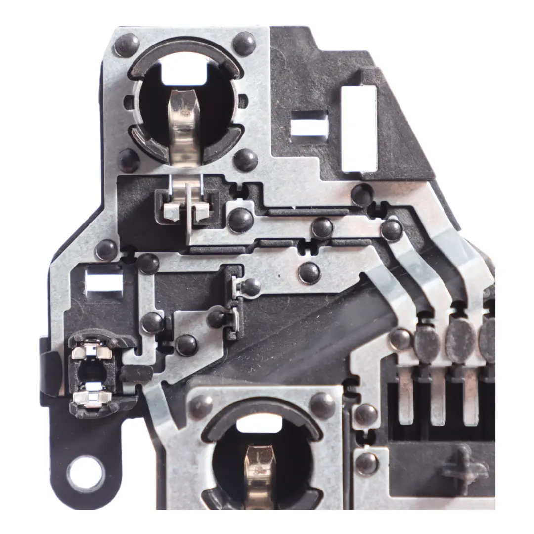 Douille Pour Ampoule Gran Tourer Arrière Couvercle Coffre Gauche pour BMW F46 à propos du numéro de pièce 7413057 BMW F46 Douille Pour Ampoule Gran Tourer Arrière Couvercle Coffre Gauche - SKU 7413057 - Numéro de pièce 7413057