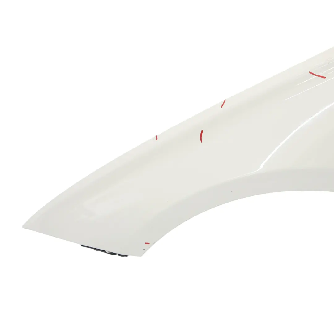 Parafango laterale anteriore sinistro Alpinweiss Alpine White - 300 per BMW F30 F31 con numero di parte 7438439 BMW F30 F31 Parafango laterale anteriore sinistro Alpinweiss Alpine White - 300 - SKU 7438439-AW2 - Numero di parte 7438439