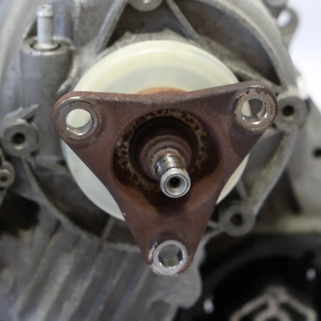 Skrzynia Rozdzielcza Reduktor 7555295 do BMW X5 E53 o numerze 7526279 BMW X5 E53 Skrzynia Rozdzielcza Reduktor 7555295 - SKU 7526279 - Numer Części 7526279