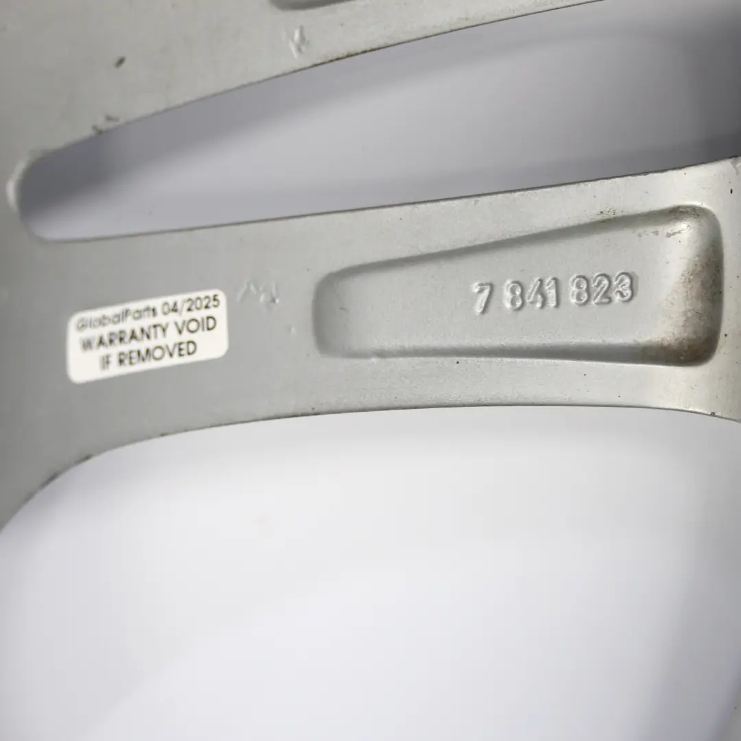 Felga Aluminiowa Przednia 20" ET:25 8,5J Styling 303 do BMW F01 F07 GT o numerze 7841823 BMW F01 F07 GT Felga Aluminiowa Przednia 20" ET:25 8,5J Styling 303 - SKU 7841823-1 - Numer Części 7841823