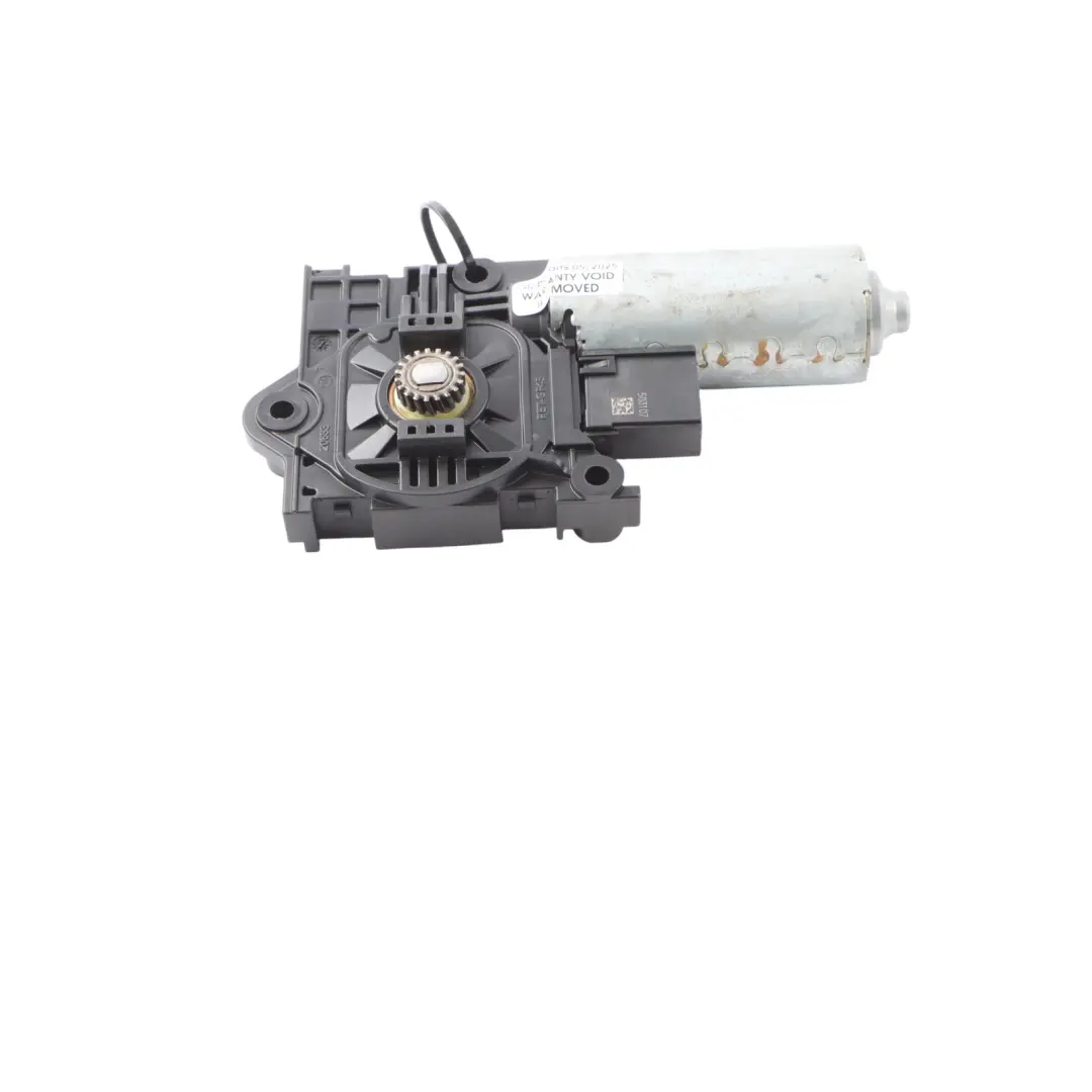 Sunroof Motor BMW X2 F39 F40 Drive Panorama Sliding Engine to with Part number 7933140 Sunroof Motor BMW X2 F39 F40 Drive Panorama Sliding Engine - SKU 7933140 - Part number 7933140