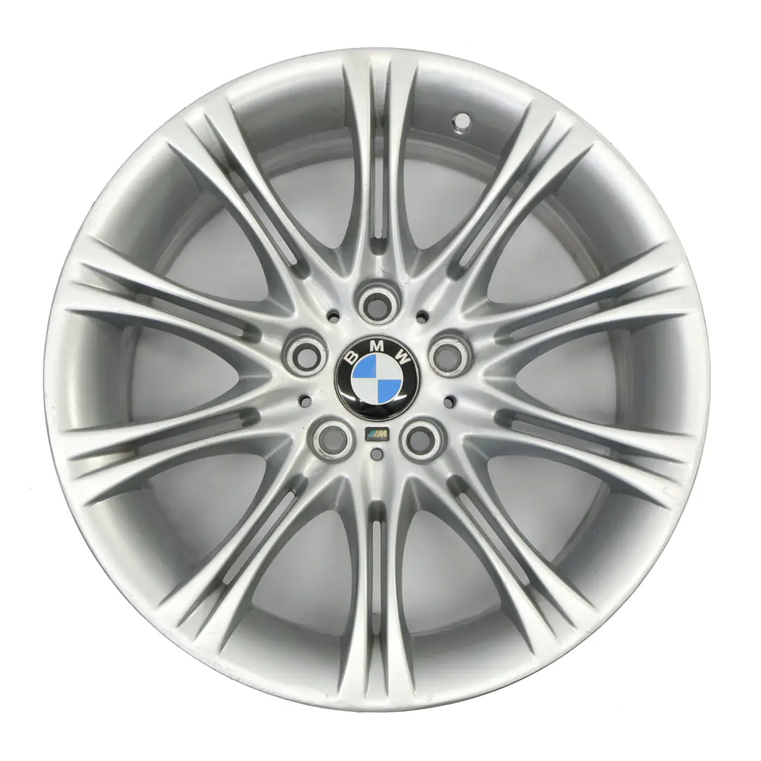 Srebrna Felga Aluminiowa 18" ET:20 8J M 135 do BMW E60 E61 o numerze 8036947 BMW E60 E61 Srebrna Felga Aluminiowa 18" ET:20 8J M 135 - SKU 8036947-10 - Numer Części 8036947