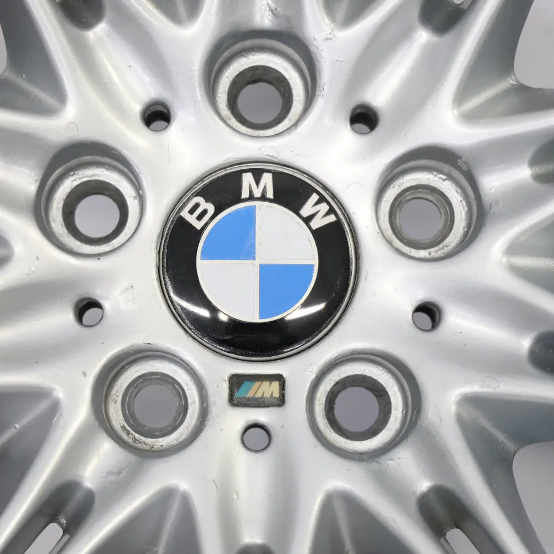 Silberne Leichtmetallfelge 18" ET:20 8J M Doppelspeiche 135 für BMW E60 E61 mit Teilenummer 8036947 BMW E60 E61 Silberne Leichtmetallfelge 18" ET:20 8J M Doppelspeiche 135 - SKU 8036947-10 - Teilenummer 8036947