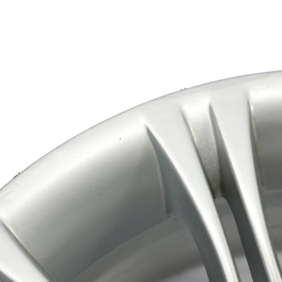 Silberne Leichtmetallfelge 18" ET:20 8J M Doppelspeiche 135 für BMW E60 E61 mit Teilenummer 8036947 BMW E60 E61 Silberne Leichtmetallfelge 18" ET:20 8J M Doppelspeiche 135 - SKU 8036947-10 - Teilenummer 8036947