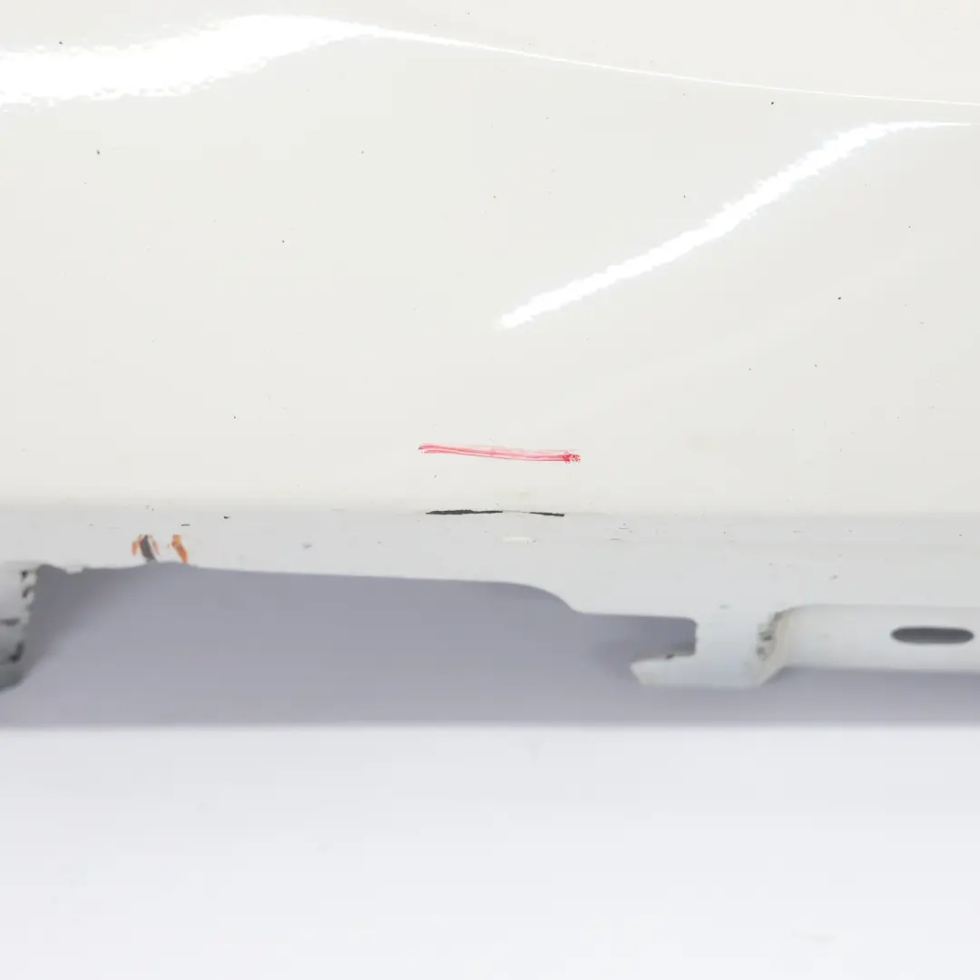 Faldón Lateral M Sport Sill Panel Derecho Alpinweiss Alpine White - 300 para BMW F06 con número de pieza 8052656 BMW F06 Faldón Lateral M Sport Sill Panel Derecho Alpinweiss Alpine White - 300 - SKU 8052656-AW1 - Número de pieza 8052656