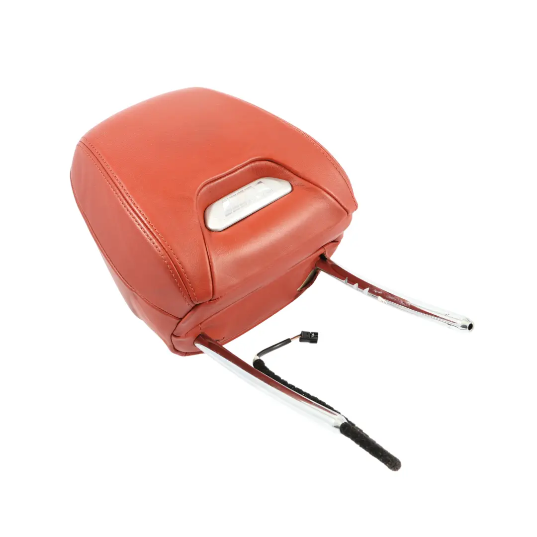 Poggiatesta Sedile Anteriore Pelle Merino Sakhir Orange per BMW F83 M4 Cabrio con numero di parte 8058447 BMW F83 M4 Cabrio Poggiatesta Sedile Anteriore Pelle Merino Sakhir Orange - SKU 8058447 - Numero di parte 8058447