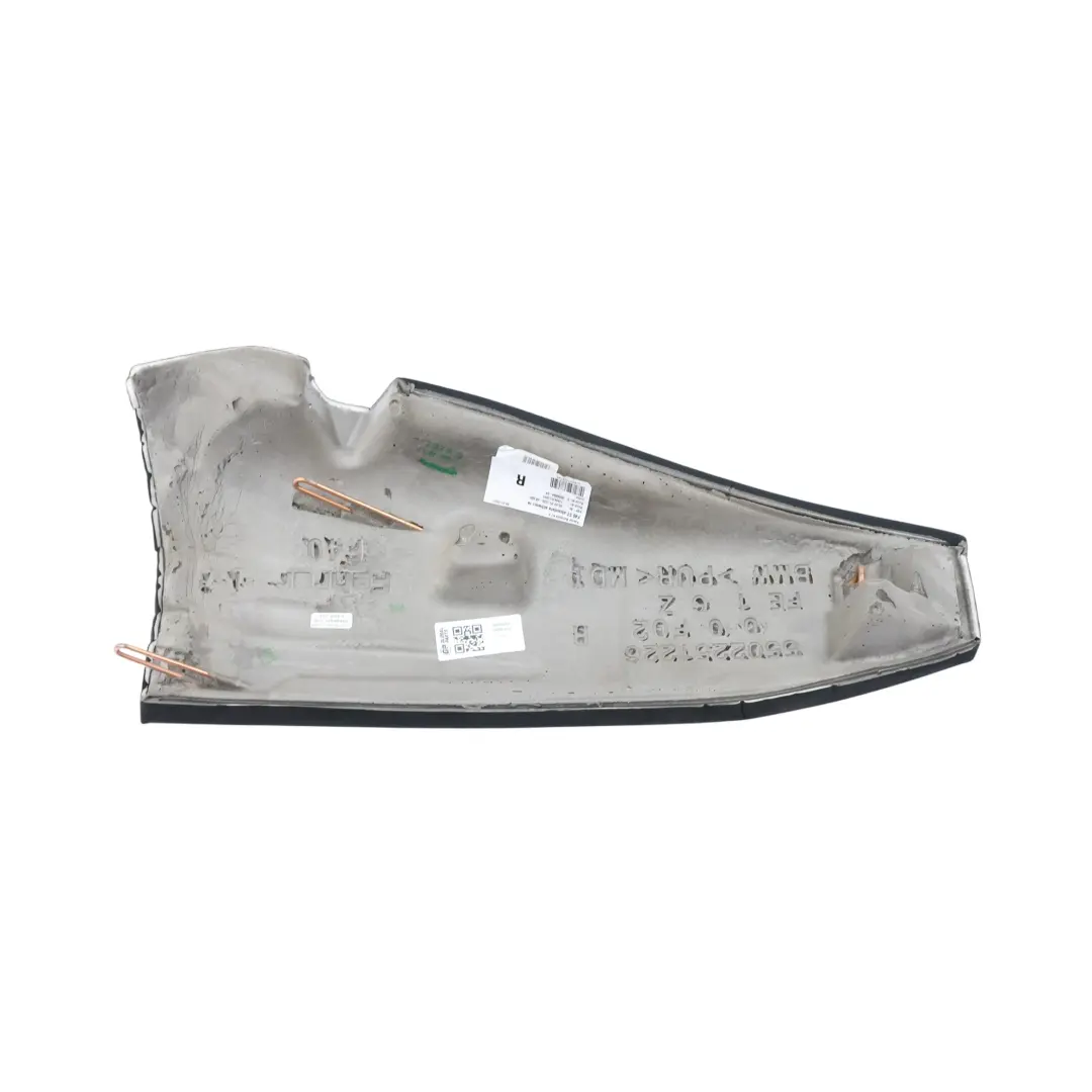 Tapicerka Boczek Tylnej Kanapy Prawy Materiał Alcantara Czarny do BMW F40 o numerze 8096854 BMW F40 Tapicerka Boczek Tylnej Kanapy Prawy Materiał Alcantara Czarny - SKU 8096854 - Numer Części 8096854