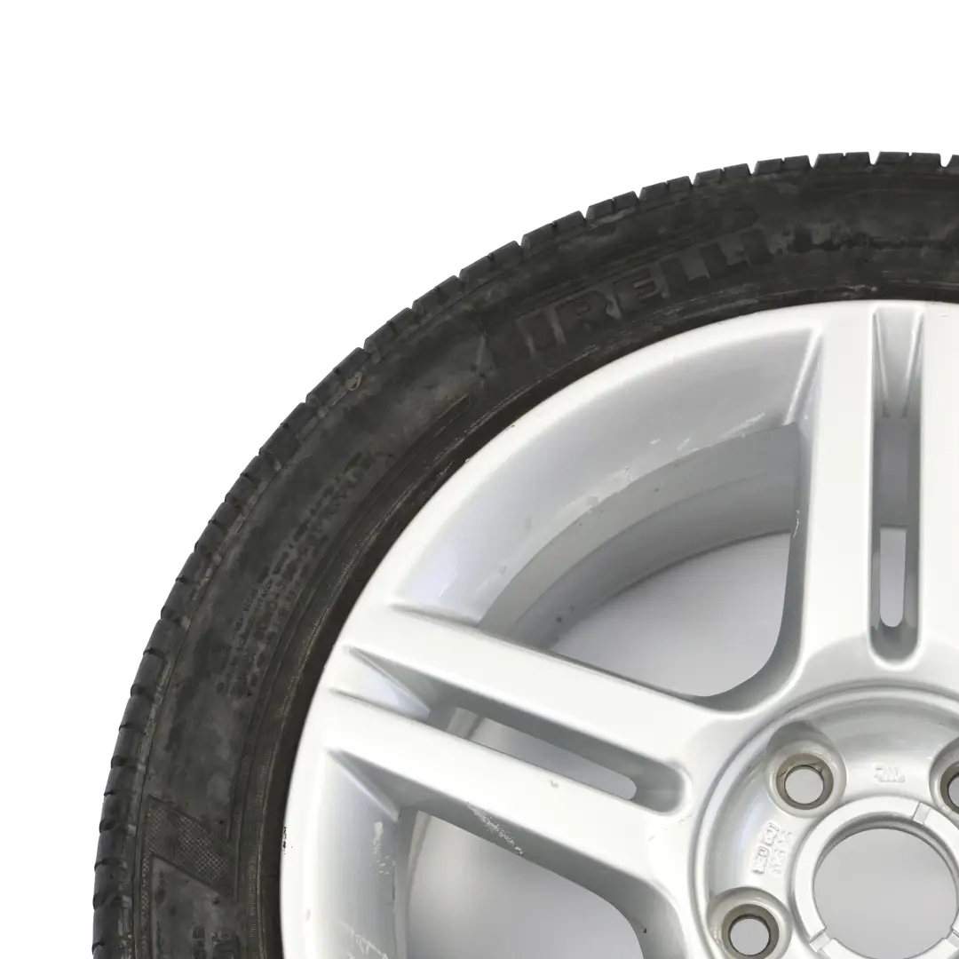 Jante Alliage 17" ET:45 7,5J Argent Pneu Pirreli 245/45 pour Audi A4 B7 à propos du numéro de pièce 8E0601025AS Audi A4 B7 Jante Alliage 17" ET:45 7,5J Argent Pneu Pirreli 245/45 - SKU 8E0601025AS - Numéro de pièce 8E0601025AS