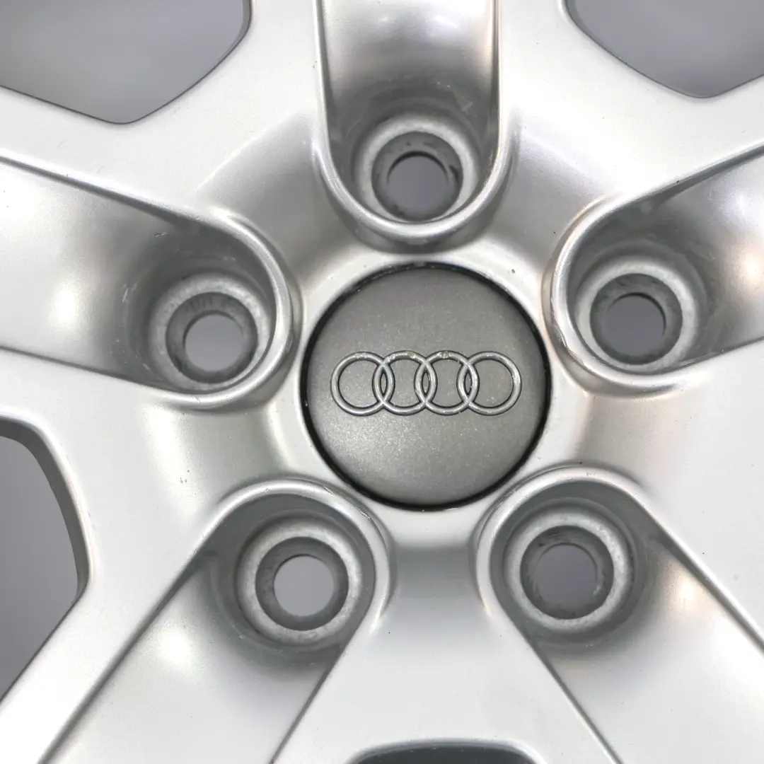 Cerchio In Lega Argento 16" ET:42 7J Star Spoke per Audi A4 B7 8E con numero di parte 8E0601025B Audi A4 B7 8E Cerchio In Lega Argento 16" ET:42 7J Star Spoke - SKU 8E0601025B-6 - Numero di parte 8E0601025B