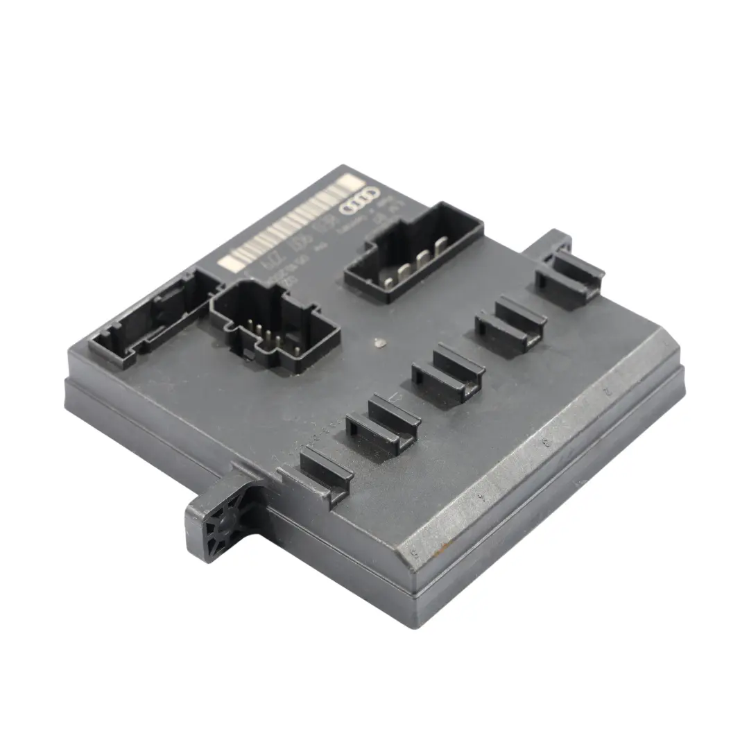 Moduł Sterownik Świateł do Audi A4 B7 o numerze 8E0907279J Audi A4 B7 Moduł Sterownik Świateł - SKU 8E0907279J - Numer Części 8E0907279J