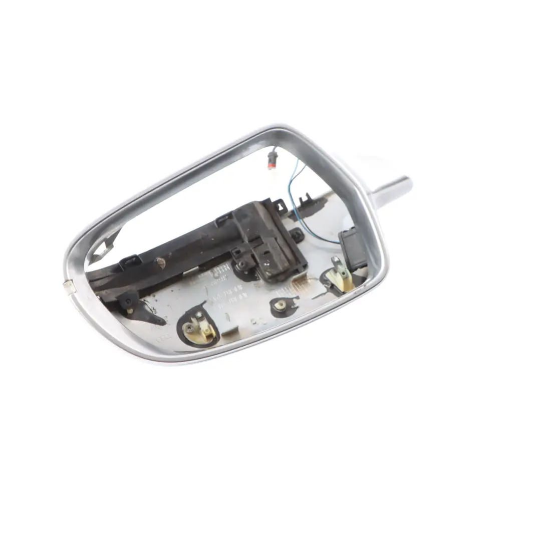 Specchio Alare Alloggiamento Porta Destra Alluminio per Audi S4 B8 con numero di parte 8F0857528C Audi S4 B8 Specchio Alare Alloggiamento Porta Destra Alluminio - SKU 8F0857528C-ALU - Numero di parte 8F0857528C