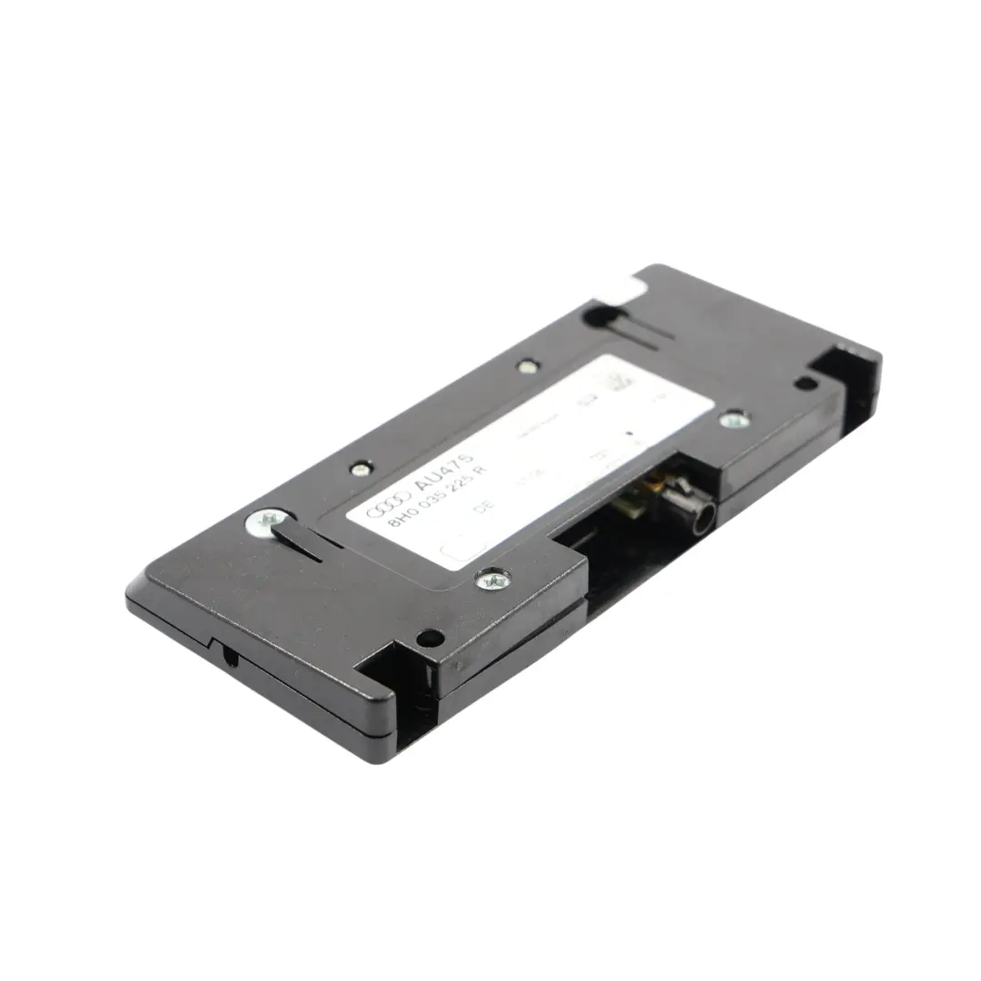 Antenne Antennenverstärker Modul für Audi A4 B7 mit Teilenummer 8H0035225R Audi A4 B7 Antenne Antennenverstärker Modul - SKU 8H0035225R - Teilenummer 8H0035225R