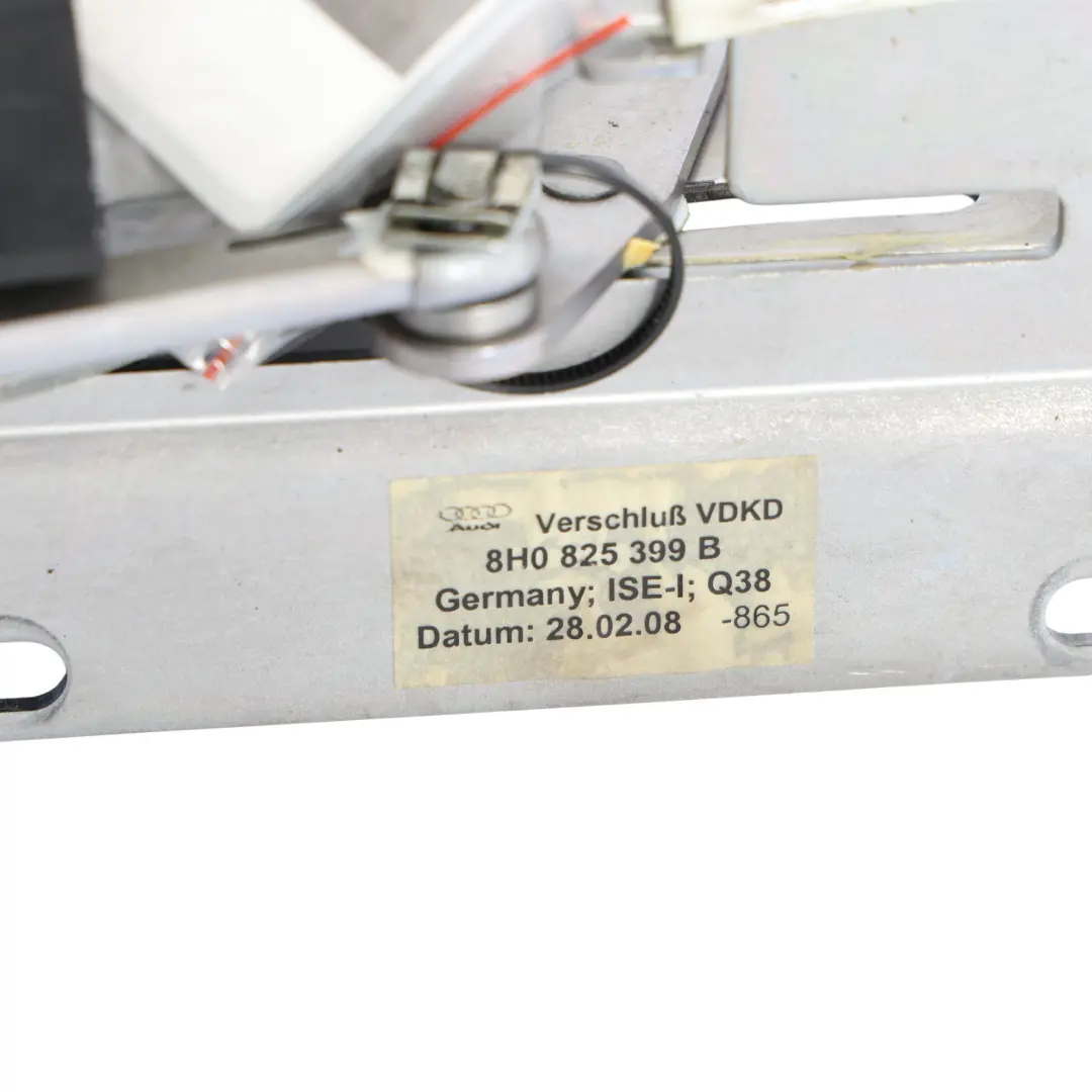 Techo Almacenamiento Cubierta Motor Lock para Audi A4 B7 Convertible con número de pieza 8H0825399B Audi A4 B7 Convertible Techo Almacenamiento Cubierta Motor Lock - SKU 8H0825399B - Número de pieza 8H0825399B