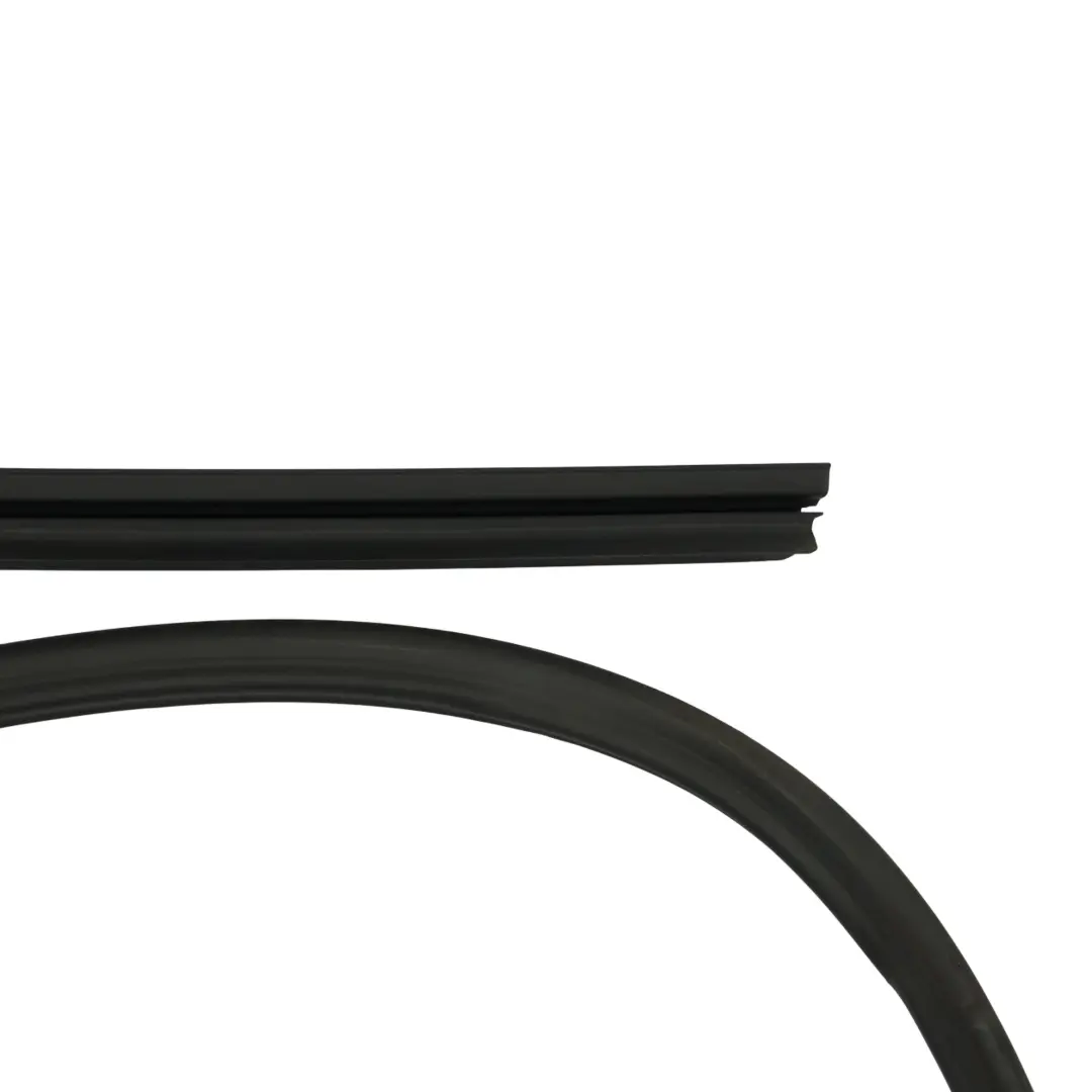 Guarnizione Anteriore Sinistra Esterna Gomma per Audi A4 B6 Cabriolet con numero di parte 8H0837911E Audi A4 B6 Cabriolet Guarnizione Anteriore Sinistra Esterna Gomma - SKU 8H0837911E - Numero di parte 8H0837911E