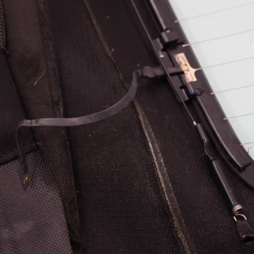 Osłona Tapicerka Dachu Składanego do Audi A4 B7 Cabrio o numerze 8H0871035E Audi A4 B7 Cabrio Osłona Tapicerka Dachu Składanego - SKU 8H0871035E - Numer Części 8H0871035E