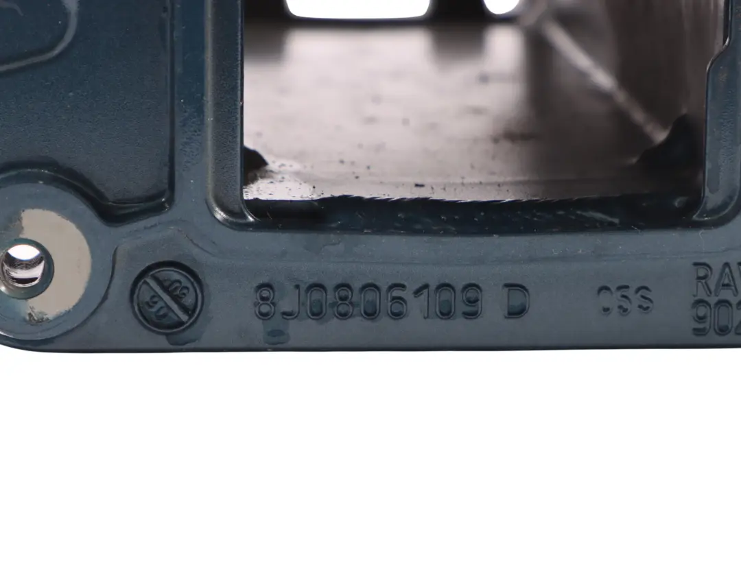 Renfort De Pare Chocs Avant Gauche Bleu Pétrole X5Z pour Audi TT 8J à propos du numéro de pièce 8J0806109D Audi TT 8J Renfort De Pare Chocs Avant Gauche Bleu Pétrole X5Z - SKU 8J0806109D-PEB - Numéro de pièce 8J0806109D