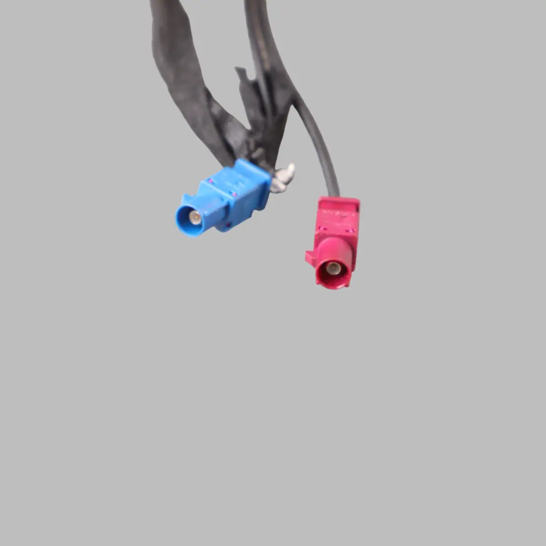 Roof Antenna Covering Shark Fin Ibis White - Y9C 8K9035503E to Audi A4 S4 B8 Avant with Part number 8K0035503E Audi A4 S4 B8 Avant Roof Antenna Covering Shark Fin Ibis White - Y9C 8K9035503E - SKU 8K9035503E-IWH - Part number 8K0035503E