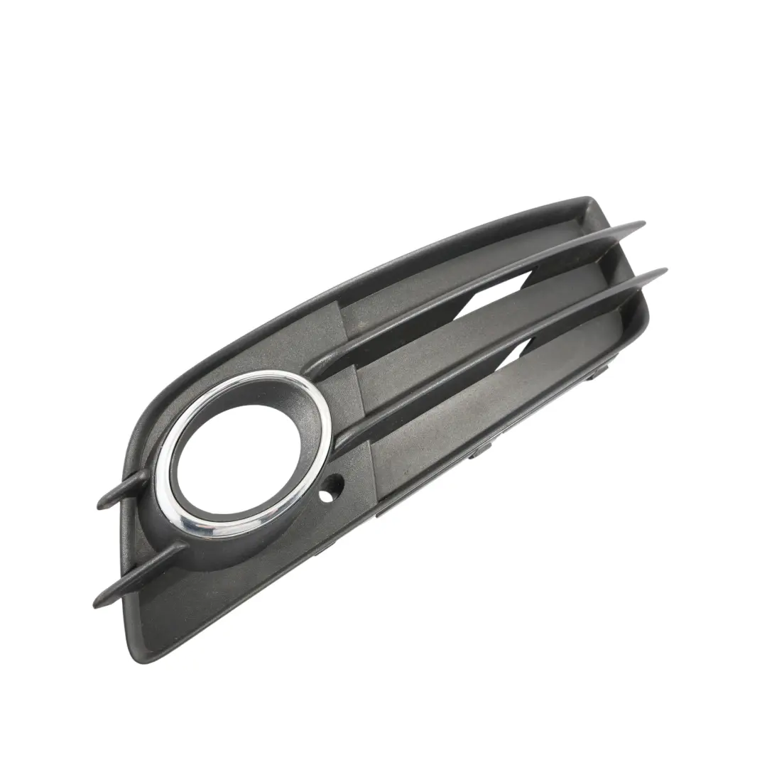 Panel Embellecedor Rejilla Parachoques Delantero Derecho para Audi A4 B8 con número de pieza 8K0807682C Audi A4 B8 Panel Embellecedor Rejilla Parachoques Delantero Derecho - SKU 8K0807682C - Número de pieza 8K0807682C