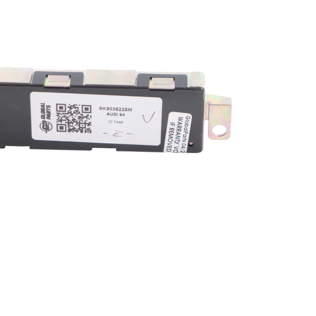 Antenna Amplifier Aerial Module Control Unit Left N/S to Audi S4 B8 with Part number 8K9035225M Audi S4 B8 Antenna Amplifier Aerial Module Control Unit Left N/S - SKU 8K9035225M - Part number 8K9035225M