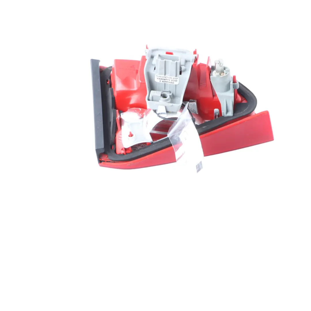 Fanale Posteriore Portellone Posteriore Destro LED per Audi A4 B8 Avant con numero di parte 8K9945094B Audi A4 B8 Avant Fanale Posteriore Portellone Posteriore Destro LED - SKU 8K9945094B - Numero di parte 8K9945094B