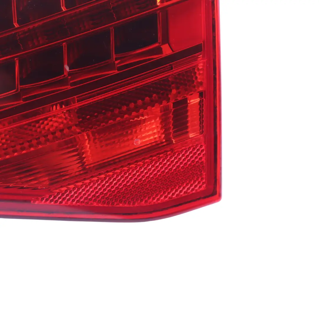 Fanale Posteriore Portellone Posteriore Destro LED per Audi A4 B8 Avant con numero di parte 8K9945094B Audi A4 B8 Avant Fanale Posteriore Portellone Posteriore Destro LED - SKU 8K9945094B - Numero di parte 8K9945094B