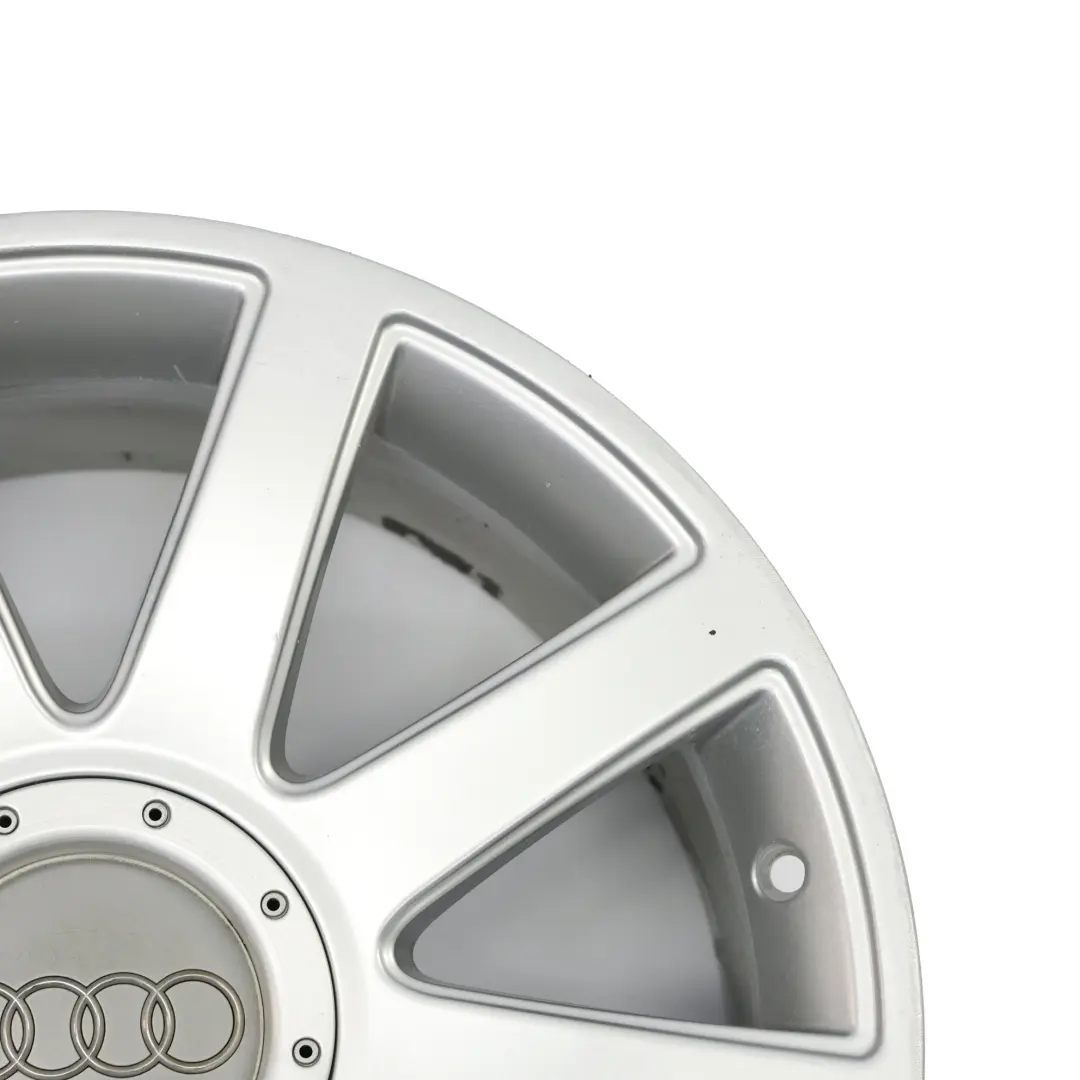 8N Argento Cerchio In Lega 18" 8J ET:33 A 9 Razze per Audi TT con numero di parte 8N0601025S Audi TT 8N Argento Cerchio In Lega 18" 8J ET:33 A 9 Razze - SKU 8N0601025S-2 - Numero di parte 8N0601025S