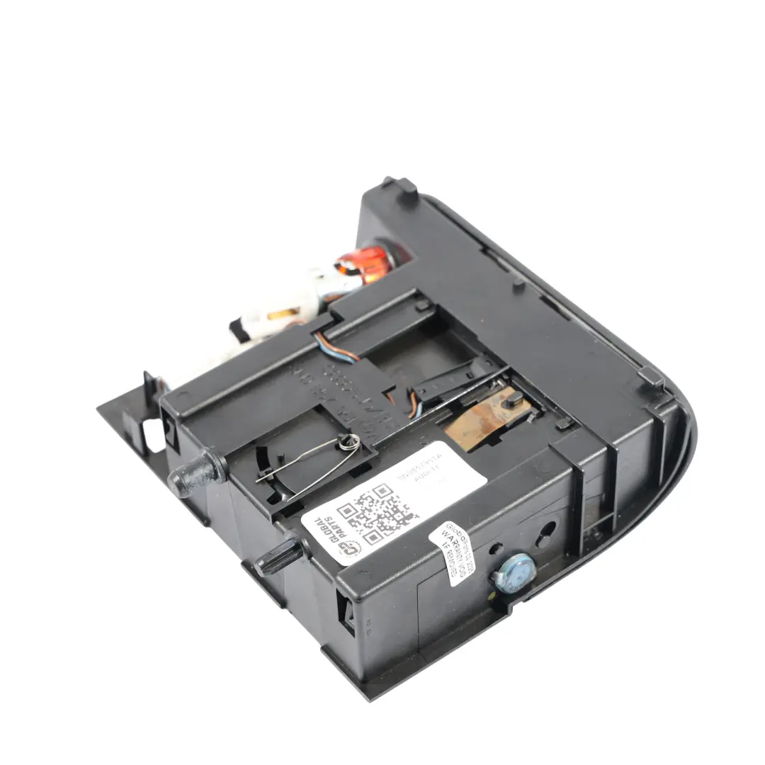 8N Console Centrale Portacenere Presa Sigaretta Plug per Audi TT con numero di parte 8N0857951A Audi TT 8N Console Centrale Portacenere Presa Sigaretta Plug - SKU 8N0857951A - Numero di parte 8N0857951A