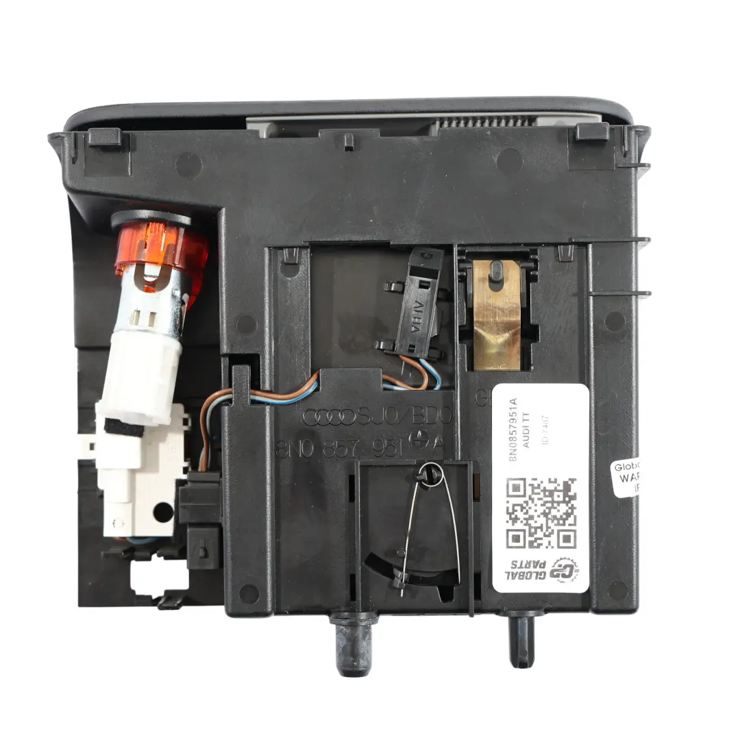 8N Mittelkonsole Aschenbecher Zigarettenbuchse Stecker für Audi TT mit Teilenummer 8N0857951A Audi TT 8N Mittelkonsole Aschenbecher Zigarettenbuchse Stecker - SKU 8N0857951A - Teilenummer 8N0857951A