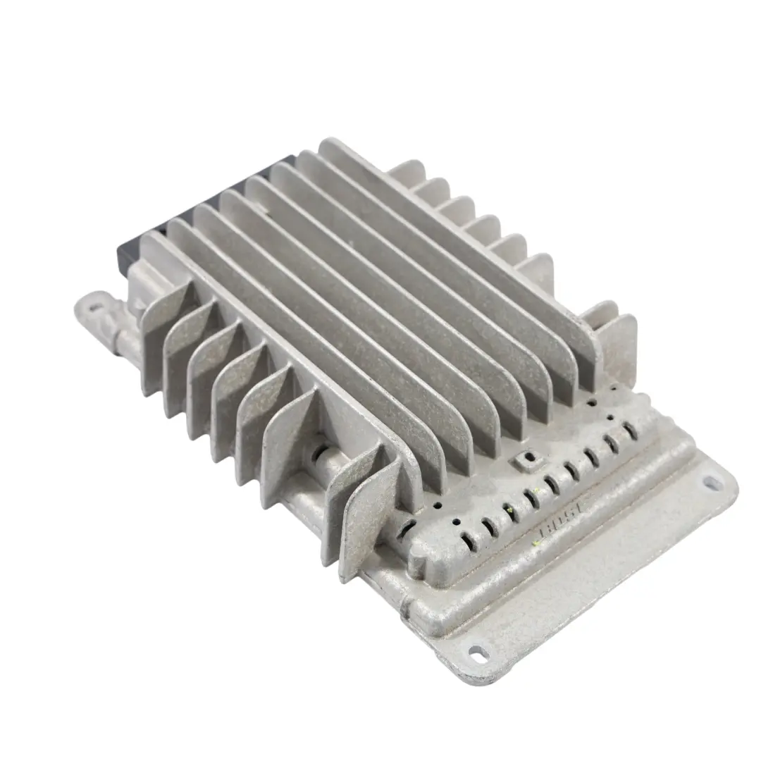 8N Wzmacniacz BOSE Premium Audio do Audi TT o numerze 8N8035223A Audi TT 8N Wzmacniacz BOSE Premium Audio - SKU 8N8035223A - Numer Części 8N8035223A