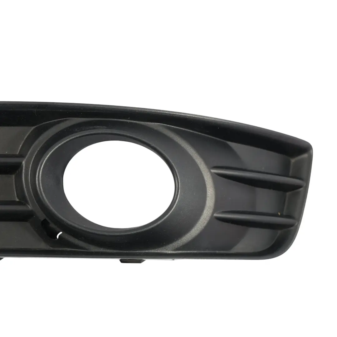 Nebelscheinwerfer Abdeckung Front Stoßstange Kühlergrill für Audi A3 8P mit Teilenummer 8P0807681F Audi A3 8P Nebelscheinwerfer Abdeckung Front Stoßstange Kühlergrill - SKU 8P0807681F - Teilenummer 8P0807681F