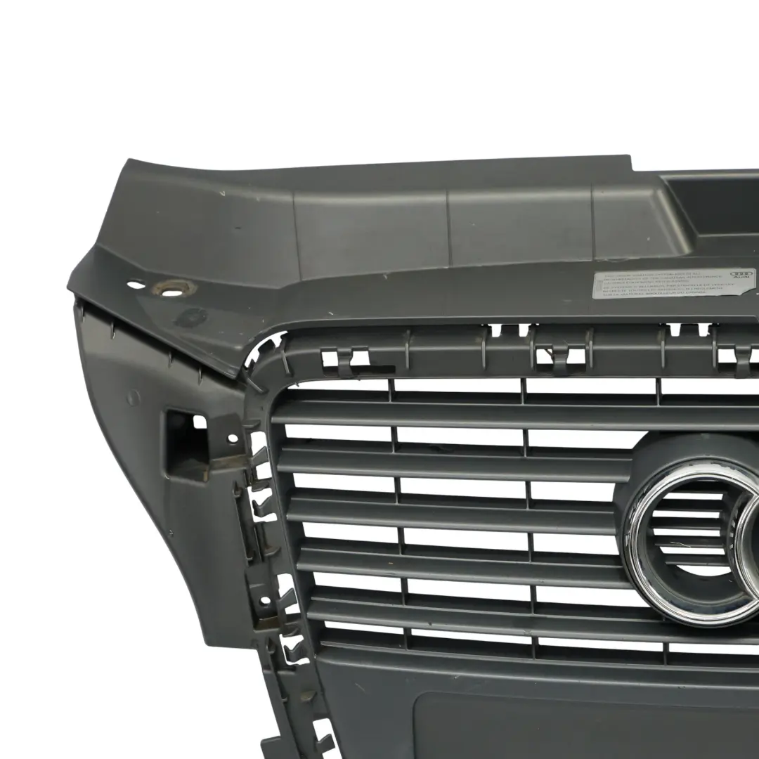 Rejilla Central Superior Delantera Cubre Radiador Panel para Audi A3 8P con número de pieza 8P0853651M Audi A3 8P Rejilla Central Superior Delantera Cubre Radiador Panel - SKU 8P0853651M-1 - Número de pieza 8P0853651M