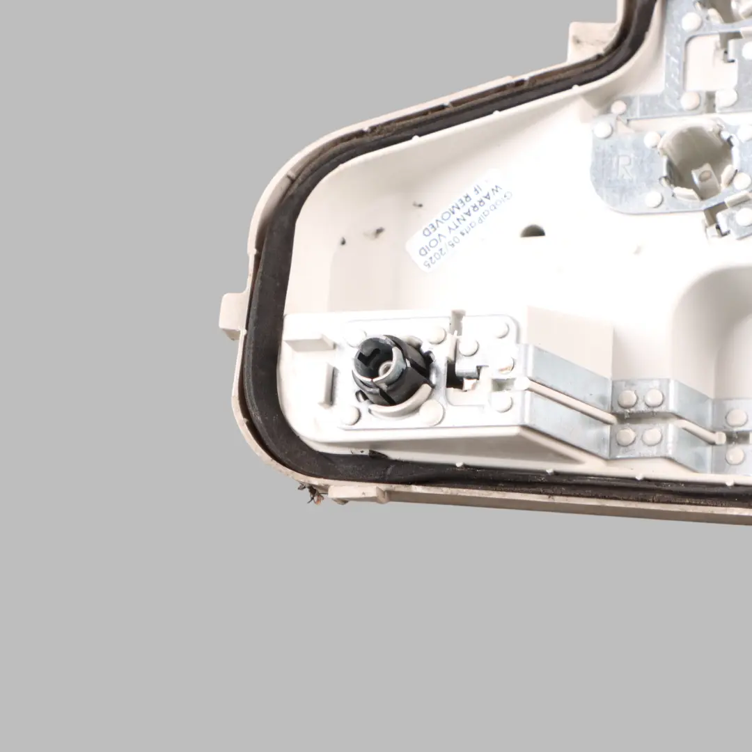 Portalámparas Interior Trasero Portón Derecho para Audi A3 8P con número de pieza 8P0945258A Audi A3 8P Portalámparas Interior Trasero Portón Derecho - SKU 8P0945258A - Número de pieza 8P0945258A