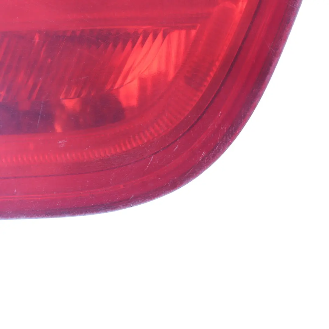 Audi A3 Feu Arrière Droit Pour Couvercle De Coffre Hayon Intérieur - SKU 8P4945094D-1 - Numéro de pièce 8P4945094D