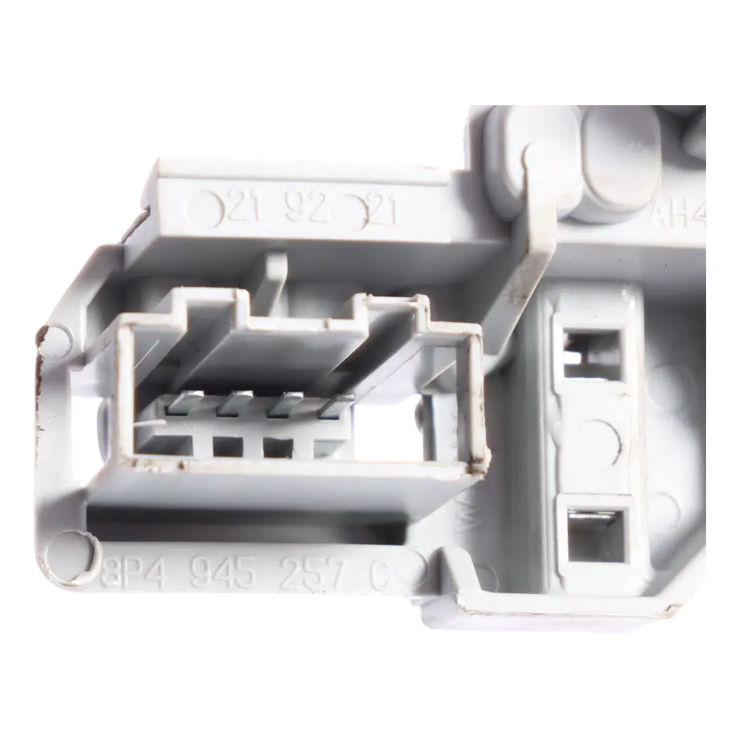 Supporto Lampadina Audi A3 S3 8P Posteriore Sinistro Presa Portellone per con numero di parte 8P4945257C Supporto Lampadina Audi A3 S3 8P Posteriore Sinistro Presa Portellone - SKU 8P4945257C - Numero di parte 8P4945257C